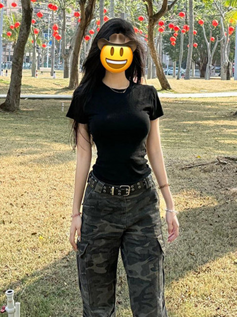 Hot Girl Short-Sleeve T-Shirt with Regular Shoulders, Women's Spring/Summer 2026 New Style, Slim Fit, Waist-Cinching, Solid Color, Stunning Top