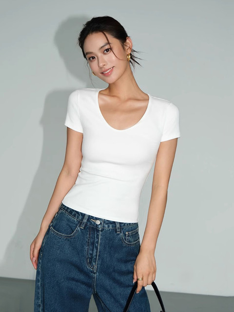 Trendy U-Neck Short-Sleeve T-Shirt for Women, Summer 2025 New Style, Slim Fit, Flattering, Simple Base Layer Top