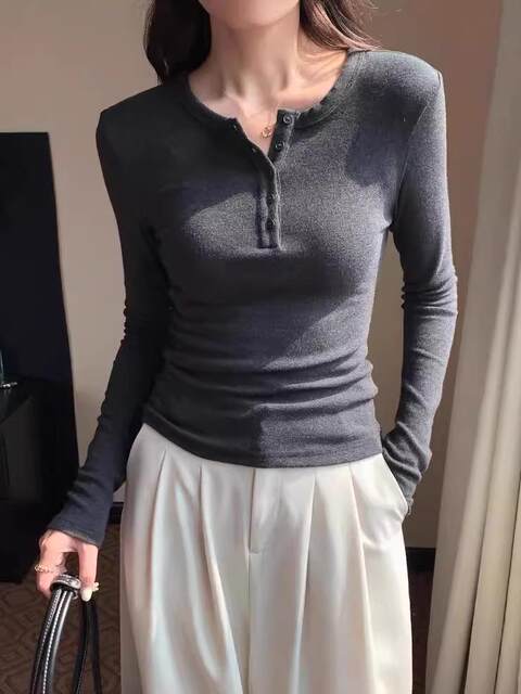 American Retro Sexy Half Open Collar Long-Sleeved T-Shirt for Women in Autumn and Winter with Unique Button Design Round Neck Knitted Top