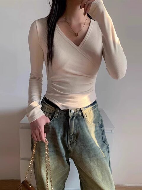 Irregular Cross V-Neck Long-Sleeved Knitwear for Women Early Spring 2025 New Slim-Fitting Short Style Inner Layering Shirt Top