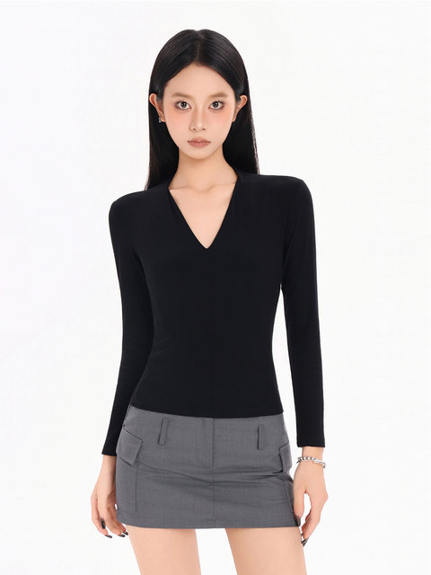 Tight-Fitting Long-Sleeved Bottoming Top for Women, Autumn and Winter 2025 New Style, Slim Fit, Versatile, Pure Color V-Neck Bottoming Shirt