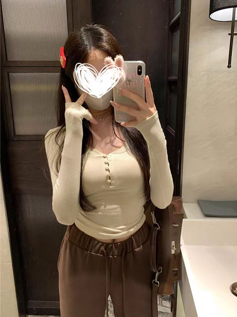 American Style Pure and Sexy Long-Sleeved Tight-Fitting T-Shirt for Women, Autumn and Winter Slimming Versatile Top ins Tea-Colored Slim-Fit Shirt