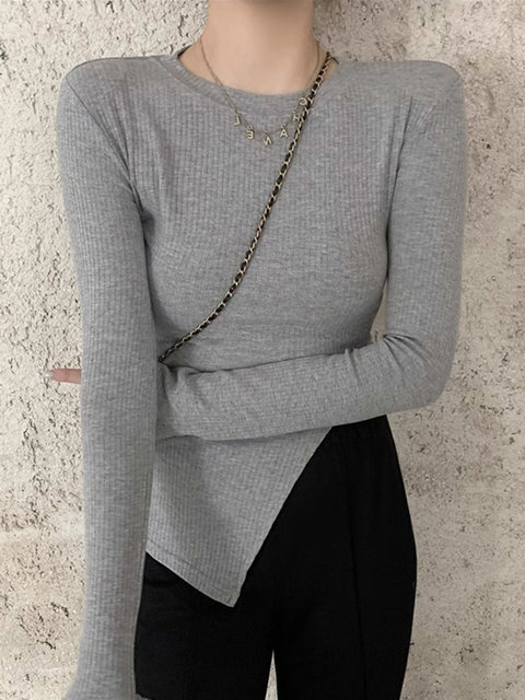 Designed with a Slit at the Hem, Layered with a Long-Sleeved T-Shirt for Women in Autumn and Winter, Super Stylish, Unique, Slim-Fitting and Slimming Base Shirt