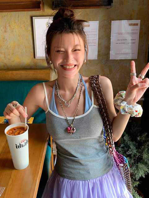 American-Style Spicy Girl Fake Two-Piece Halter Neck Camisole for Women, Summer Design, Niche Style with Chest Pads, Beautiful Back, Sleeveless Top