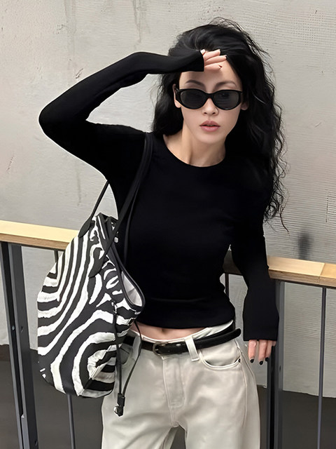 American Retro Style Tight-Fitting Long-Sleeve Base Shirt for Women, Autumn/Winter 2025 New Simple T-Shirt, Slim-Fit Inner Wear, Slimming Top