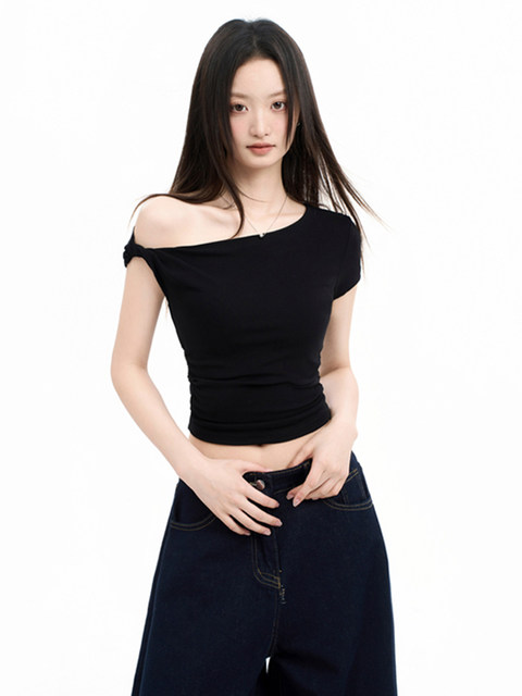 Trendy and Sexy Off-Shoulder Twist Top for Women, Summer 2026 New Style, Unique and Beautiful, Slimming and Revealing Shoulder Top