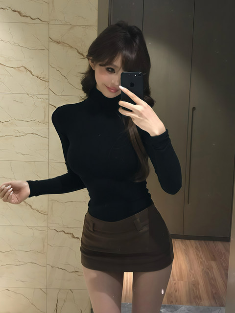 Cool and Spicy Tight-Fitting High-Neck Long-Sleeve Base Shirt for Women, Autumn and Winter 2025, Winter Style for Hot Girls, Figure-Flattering Inner Wear, Slimming Top