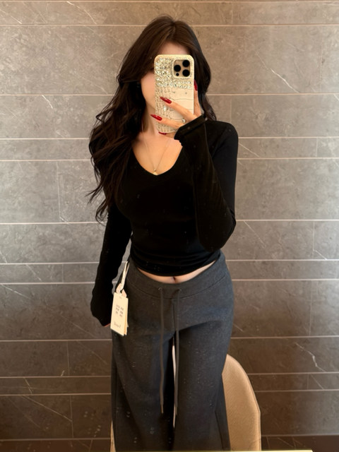 2025 New V-Neck Long-Sleeve Base Shirt T-Shirt for Women, Autumn and Winter Pure Desire Spicy Girl Slim Fit Slimming Base Shirt Top