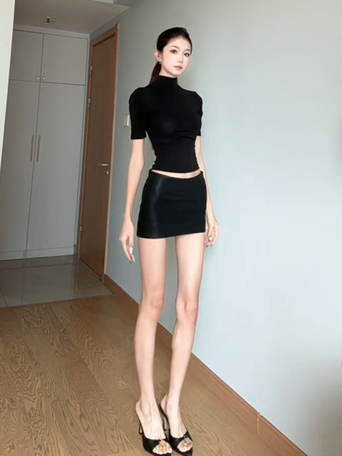 Sexy Style Black Half-High Collar Mid-Sleeve T-Shirt for Women, Spring Season, Slim Fit, Elegant and Cool Black Top for Stylish Ladies