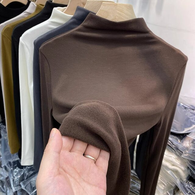 Half-High Collar, Regular Shoulder, Long-Sleeve Base Shirt for Women, Autumn and Winter T-Shirt, Stylish Layering, Slim Fit, Thin Fleece, Brushed Fabric Top