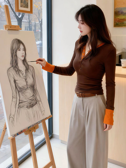 Stylish Faux Two-Piece Color-Block Long-Sleeve T-Shirt for Women, Autumn and Winter Niche Slim-Fit Slimming Base Layer Half-Open Collar Top