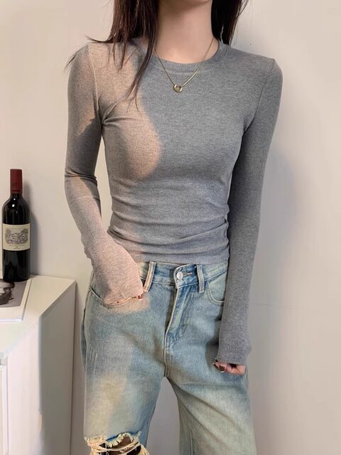 Casual White Long-Sleeved T-Shirt for Women to Wear Inside or Outside in Autumn and Winter, with Regular Shoulders, Layered to Look Slimmer, Brushed and Thickened Base Layer Top