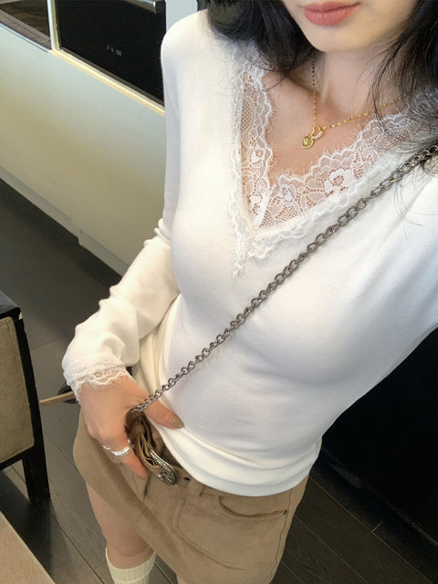 Pure Desire Lace V-Neck Long-Sleeve Undershirt for Women, Autumn and Winter Gentle Style, Sexy Tight-Fitting Slimming T-Shirt Top
