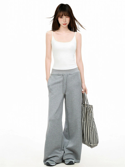 White U-Neck Padded Camisole for Women, Summer Pure and Sexy Style, Slim Fit, Can Be Worn as an Inner Layer or Outerwear, Beautiful Back Top