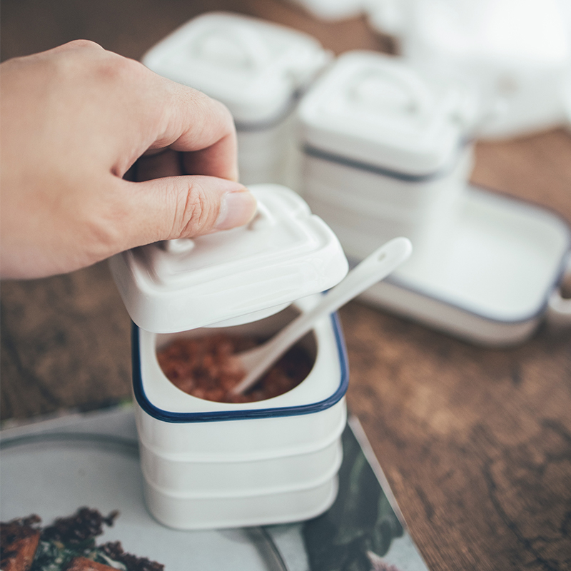 Semi-home retro style Ceramics Salt sugar Seasoning Jar Kitchen home Sake chili oil spoons lid integrated seasoning jar suit