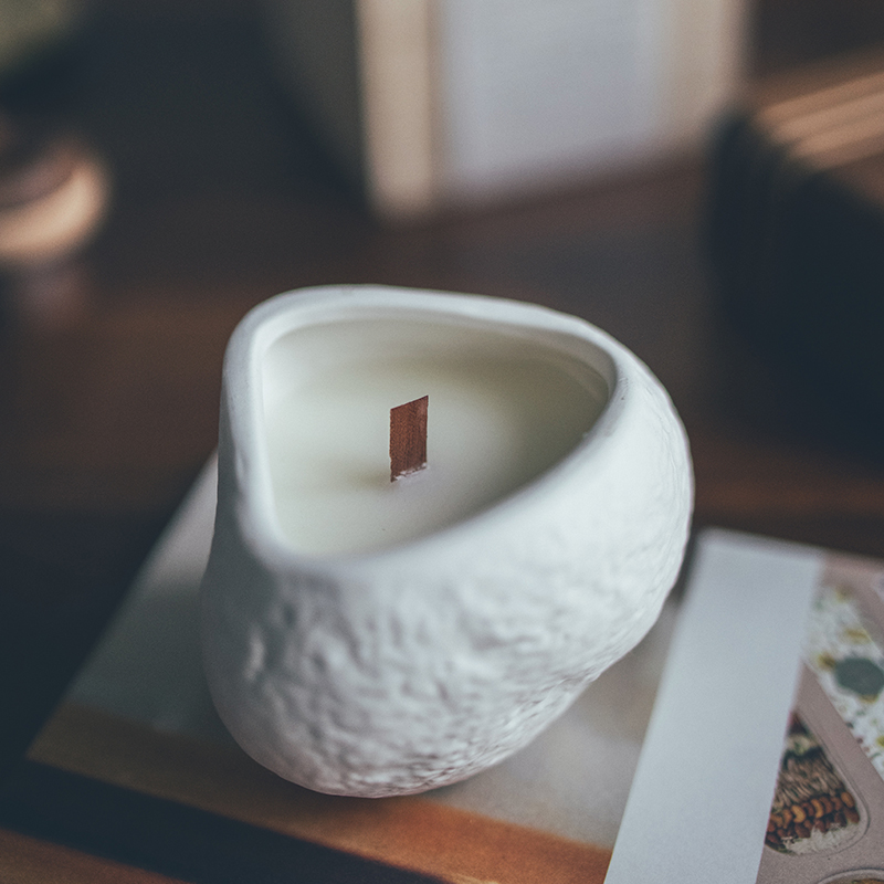 Mansion Day Style Pale Yallan Balsamic Lavender Candle Tranquilizing Sleep Creative Gift Companion Courtesy Natural Soybean Wax Scents