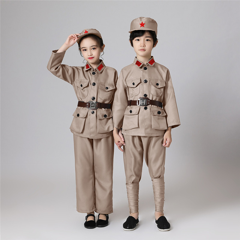 Red Army acting out of the PLA Children's Choral Performance Games entrance style Red Stars Little eight-way clothes