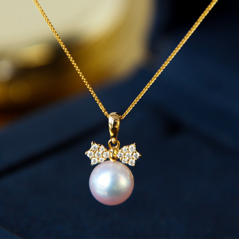 Small Lattice Imported Japan Akoya Sea Water Pearl Necklace Inlaid Diamond 18K Gold Positive Round Glare Pendant