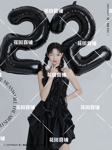 Вечернее платье, небольшой свежий постер, новая коллекция