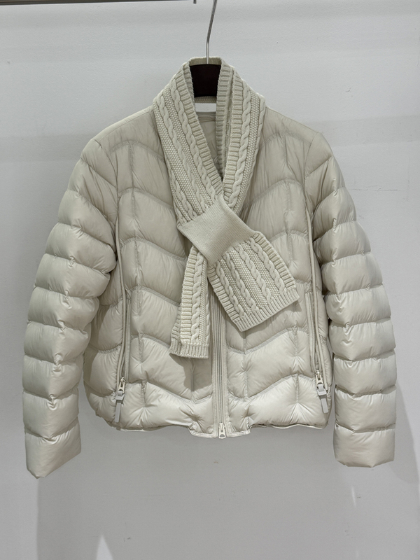 2026 Winter Woolen Knitted Scarf Short down Jacket for Women Round Neck 90% White Goose down Lightweight Warm Coat 2026 Winter Woolen Knitted Scarf Short down Jacket for Women Round Neck 90% White Goose down Lightweight Warm Coat