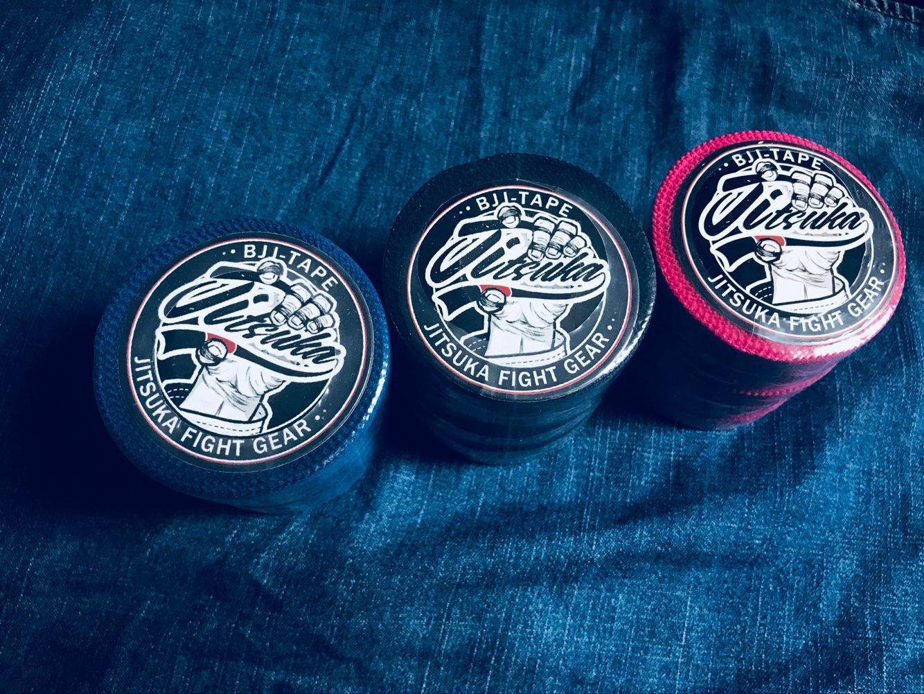 Jitsuka jujitsu master professional jujitsu judo gripper sawtooth tape wrapped hand bandage black pink blue