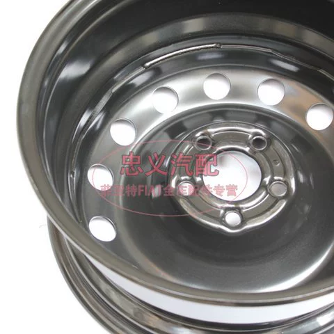 GAC Fiat Philippine Cheung Yue 1.4T Bánh xe dự phòng Baosteel nguyên bản thấp với bánh xe vòng sắt thép