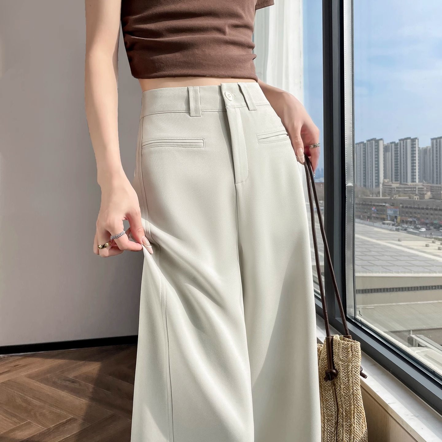 High-waisted slim draped Pants_BDHL7419