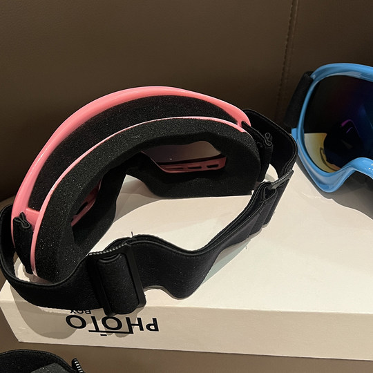 Ski and Mountaineering Goggles for Men and Women, Versatile Couple Style, Anti-Glare Snow Goggles, Sunglasses That Can Be Fitted with Prescription Lenses