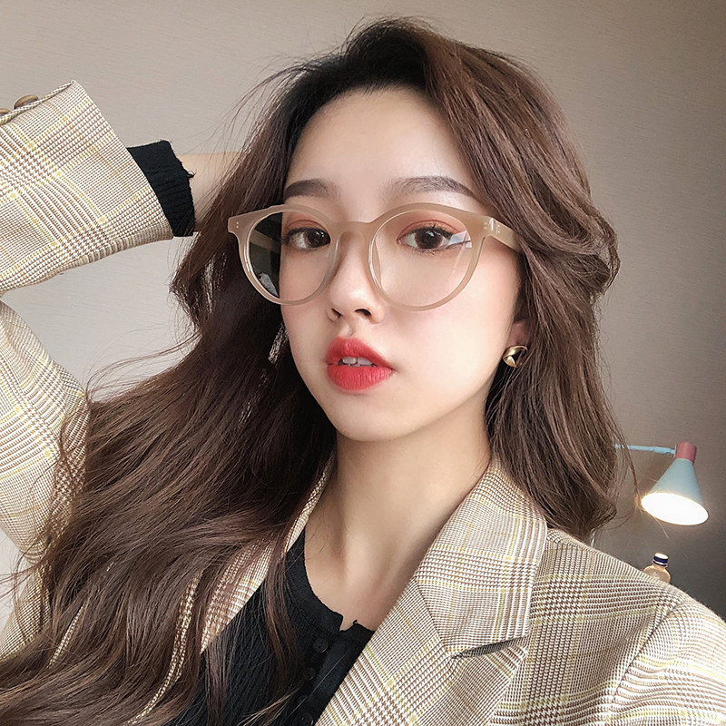 Korean Retro Small Round Black Artistic Plain Glasses for Women, Popular on Social Media, Suitable for Small Faces, Natural Look, Decorative Frames for Men with Nearsightedness