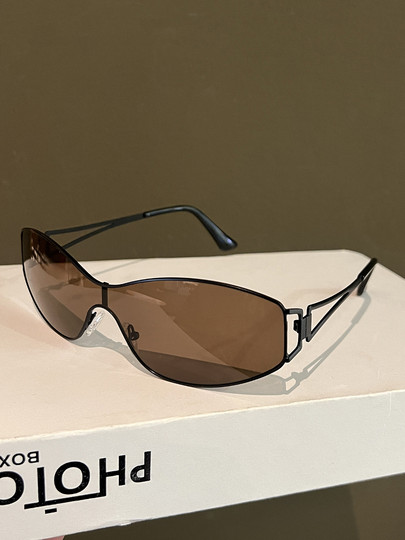 European and American personalized fashionable one-piece sunglasses Y2K sweet and cool cycling windproof sunglasses anti-UV big face slimming