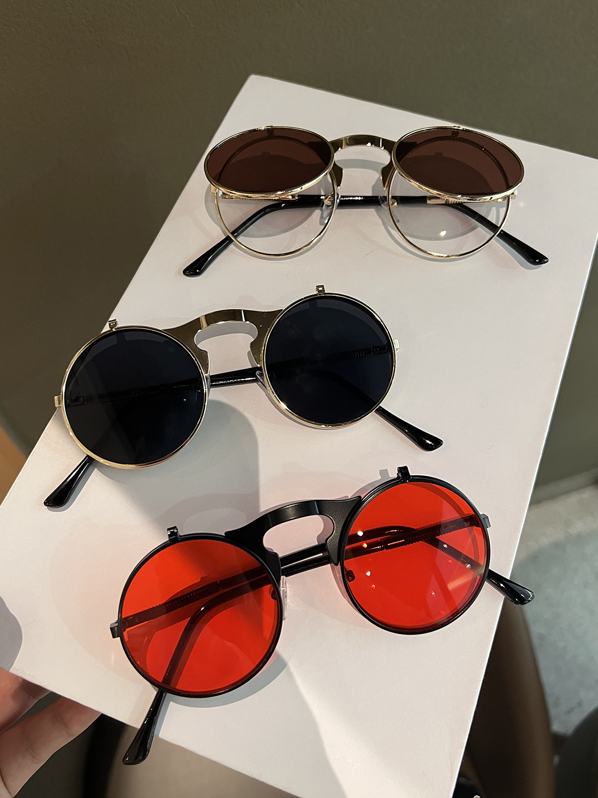 Retro Round Metal Frame Sunglasses for Men and Women, Personalized Double-Layer Flip-Up Sunglasses, Funny Concave Shape, Photo-Taking Glasses, Trendy