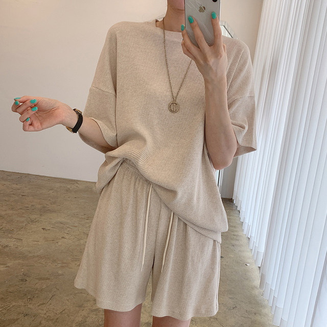 Korean chic summer simple round neck pullover thin sweater + high waist loose wide leg casual shorts suit