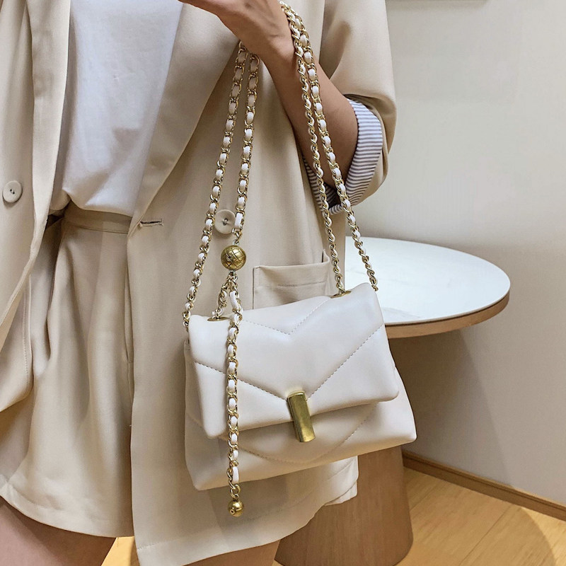 Net red advanced senses small bag of women 2020 new wave texture 100 hitch satchel satchel summery chain bag