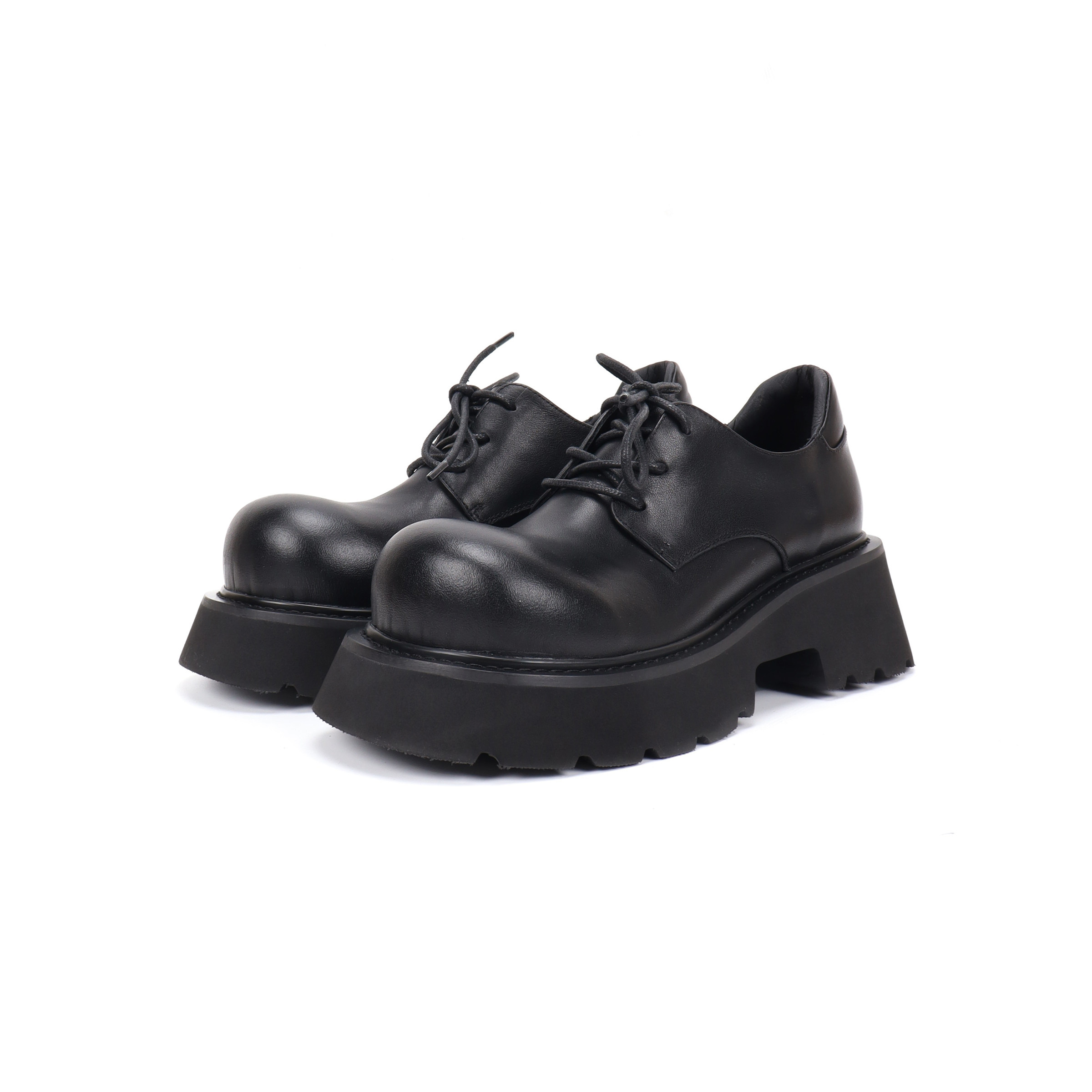 notdetailedオリジナル、ぽってりとした厚底ダービーシューズ