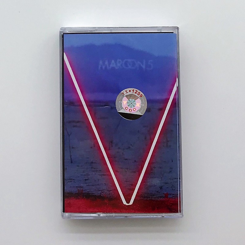 Magic red Maroon5 V brand new undemolished cassette with retro nostalgic collection 