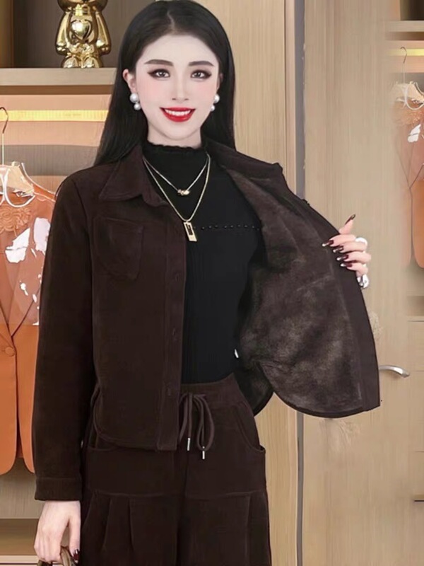 Winter New Corduroy Fashion Suit 2024 Stylish and Elegant Fleece-Lined Thickened Women's Two-Piece Set for Petite Women