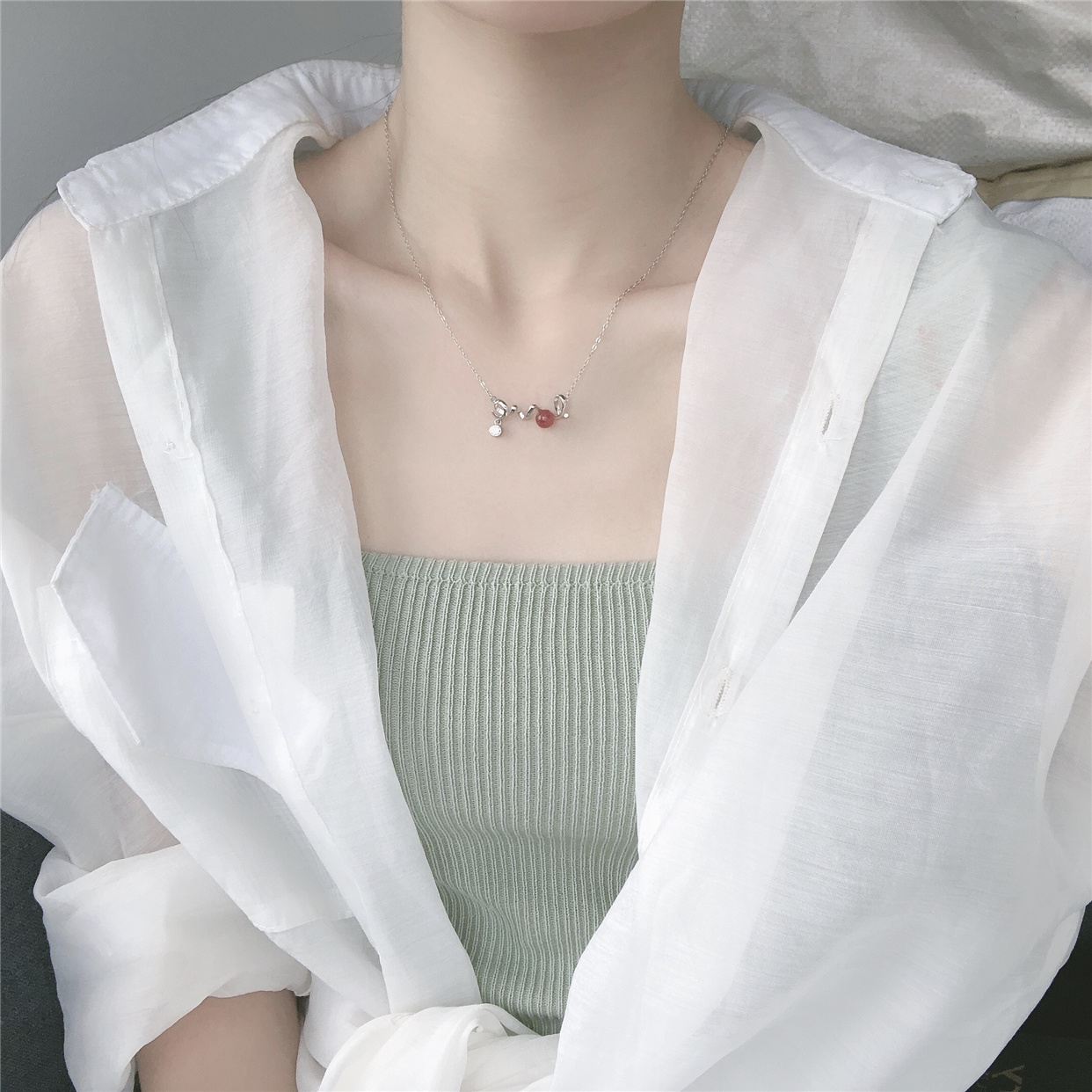 Natural strawberry crystal powder Crystal necklace Women's peach flower transfer beads ins net red light luxury niche Sterling silver clavicle chain