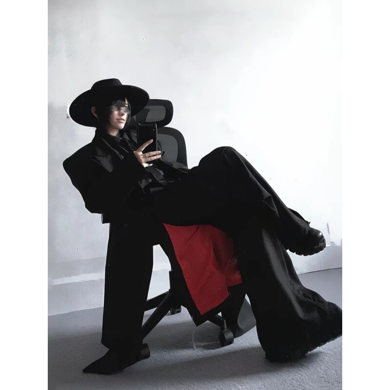 Original Deconstructed Early Spring Style High-End Waist-Cinching Double-Breasted Black Outer Layer and Red Inner Pleated Trench Coat for Men, Autumn Over-The-Knee Coat