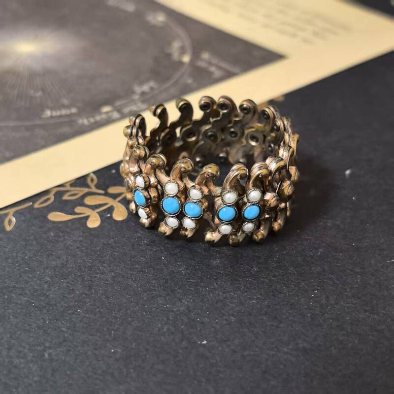 Red and White Rose Antique Shop | European Vintage Turquoise Color Stretch Bracelet Red and White Rose Antique Shop | European Vintage Turquoise Color Stretch Bracelet