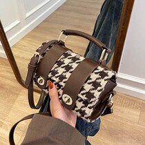 French small crowdbird gig bag women 2022 autumn and winter 100 hitch pop explosive skew satchel leather handbag Boston bag