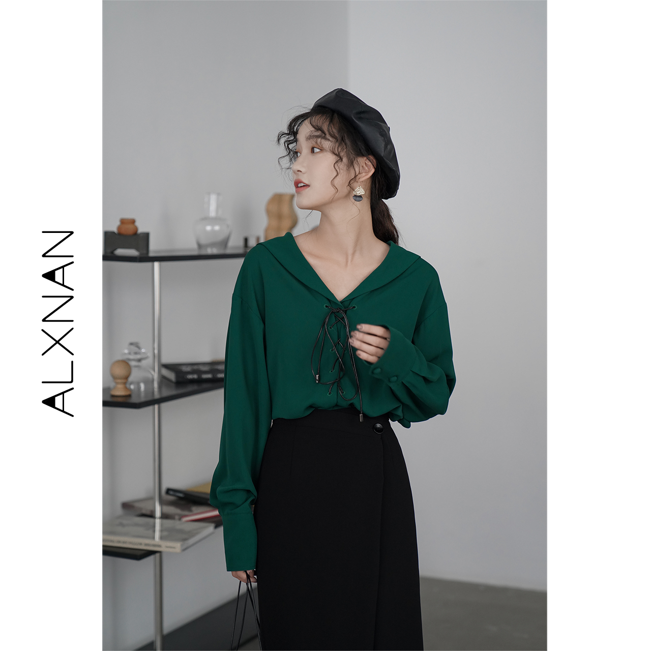 Lu Xiangnan Shirt women's design sense is a small group of people wearing retro Hong Kong style all-match long-sleeved scheming green autumn tops