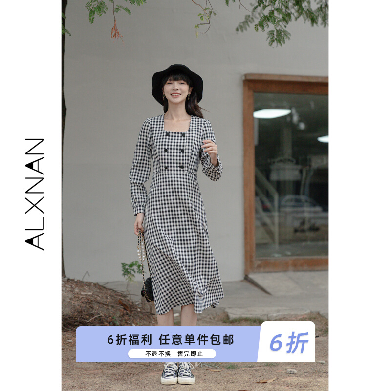Deer to the south black and white plaid one-piece dress Women's spring autumn 2022 new French style retro double-row withholding square collar Temperament Long Dress