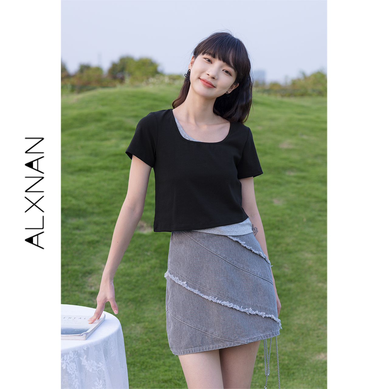 Deer South Black Short Sleeve T-shirt Woman 2022 New Loose 100 Lap Half Sleeve Fake Two Short blouses Summer