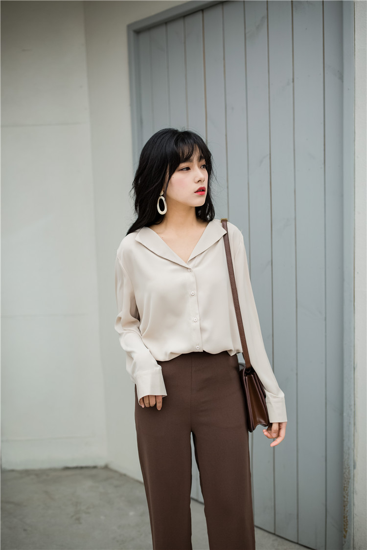 Áo sơ mi cộc tay nữ mùa thu 2018 mới dài tay lỏng lẻo Hàn Quốc Hồng Kông nếm sơ mi lười cổ áo kiểu Hàn Quốc Áo sơ mi trắng nữ form rộng tay dài