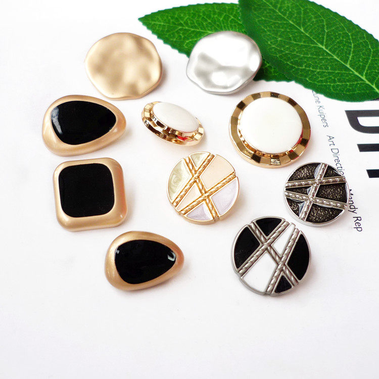 Metal button small fragrant wind button woolen coat trench coat trench coat suit suit jacket sweater skirt decoration buckle round shaped Special