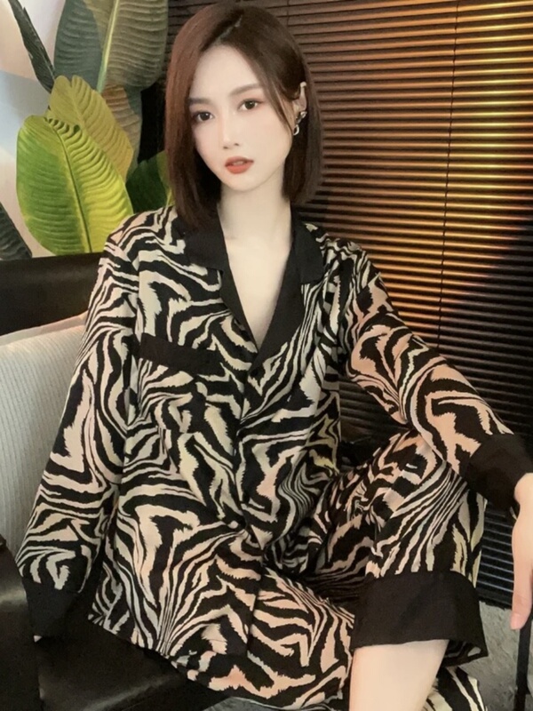 Silk Spring and Autumn New Black and White Zebra Stripe Pajamas for Women, Lightweight Long-Sleeved Long Pants Two-Piece Loungewear Set