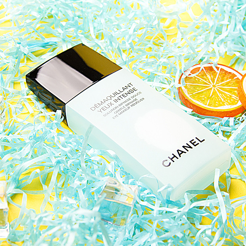 Photo decoration props Cosmetics shooting background with raffia filler gift box shredded paper