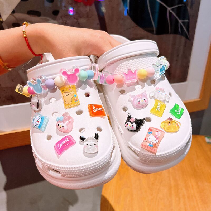 Sanrio Led Fine Glitter Shoe Buckle Crocs Hole Shoe Flower Accessories Bunny Smiley Face Bead Chain Shoe Decoration Removable