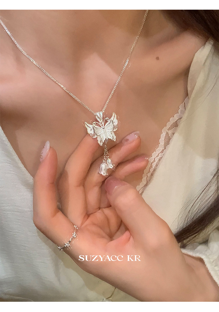 Серебряное ожерелье suzyacc kr纯银铃兰吊坠蝴蝶项链轻奢小众高级感锁骨链2024新款