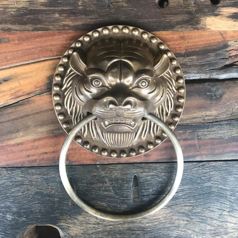 Chinese style retro pure bronze lion head handle Ming and Qing imitation ancient gate beast first door ring pure bronze handle brass old tiger head